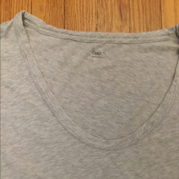 Gap Long Sleeve T-Shirt - Picture 2 of 2